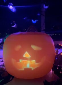 Jabbering Jack talking pumpkin – animated Halloween decoration.